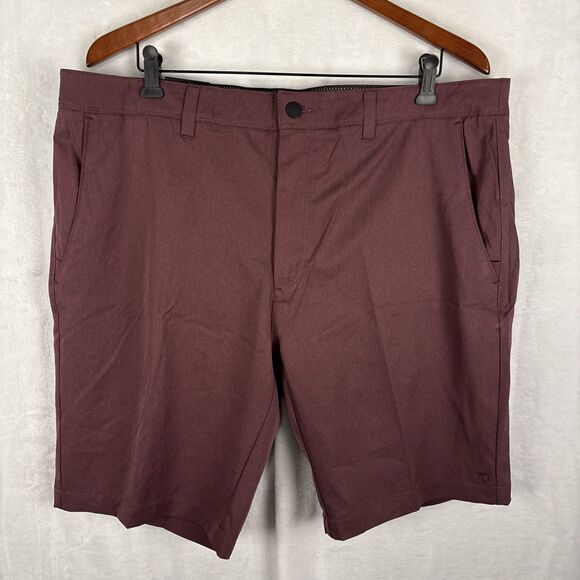 7 Diamonds The Venture Performance Shorts Maroon Wicking Golf 10" Inseam Size 38 - Picture 1 of 5